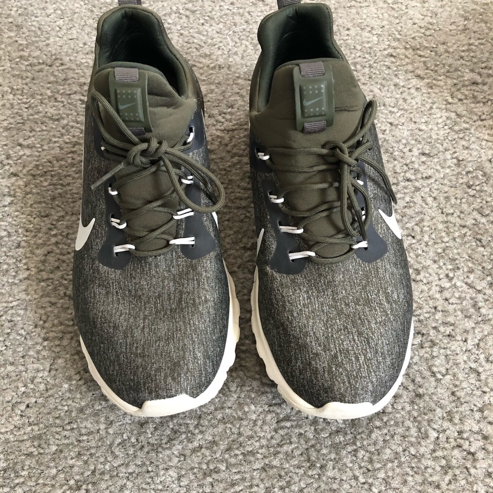 -Nike sneakers, light green